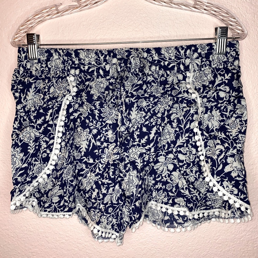 XL Stretchy Beach / Athletic Shorts Lace Trim with Blue & White Floral Pattern